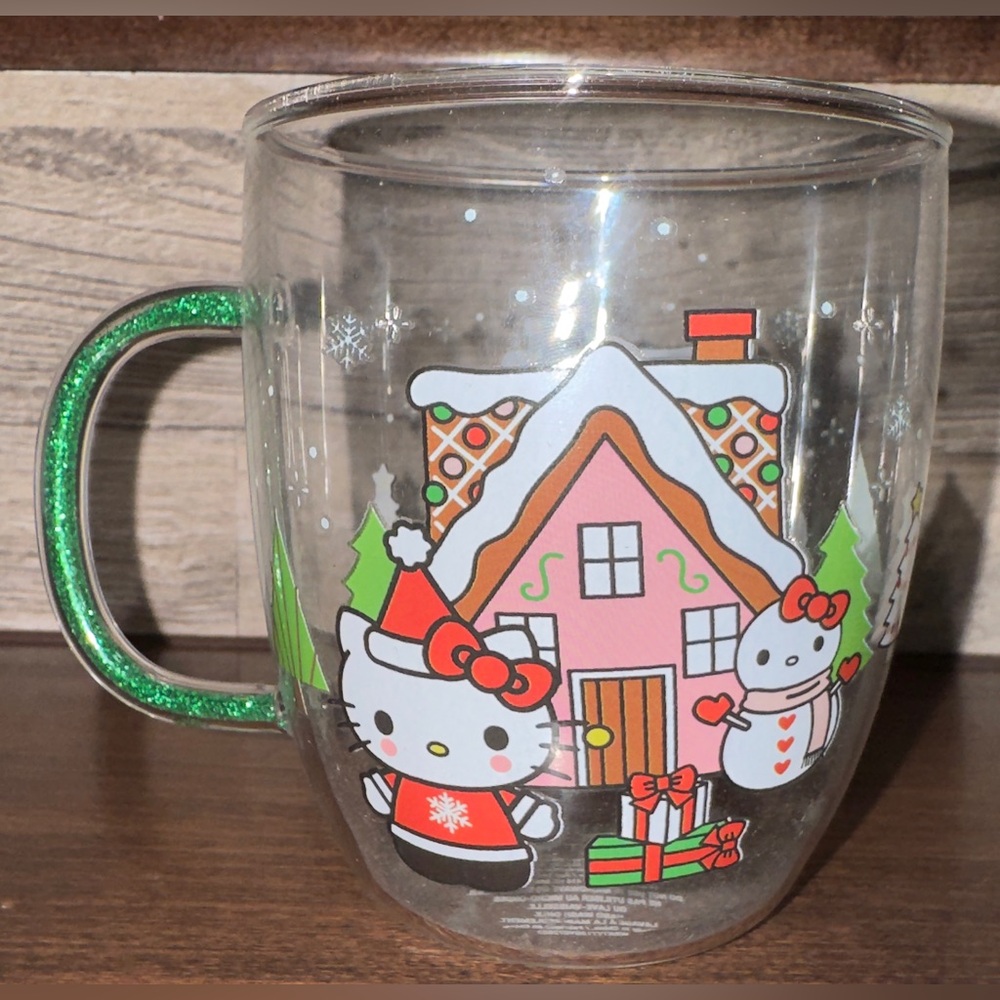 Super Cute 🥰 Hello Kitty Xmas Cold 🥶 or Hot 🥵 glass  14oz mug - NEW